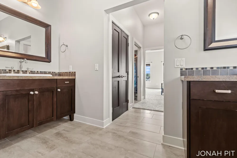 5714 Nelson Drive Hudsonville, MI 49426