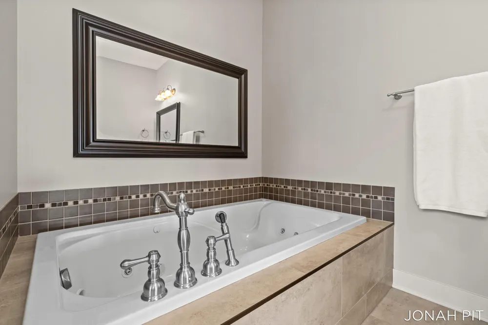 5714 Nelson Drive Hudsonville, MI 49426