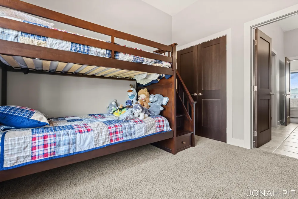 5714 Nelson Drive Hudsonville, MI 49426