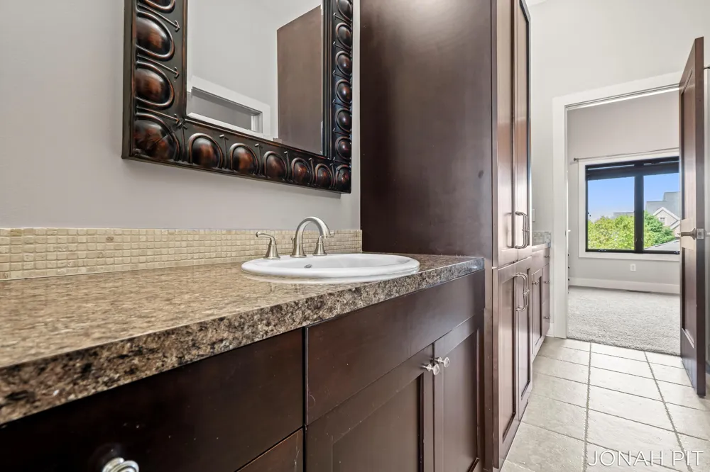 5714 Nelson Drive Hudsonville, MI 49426