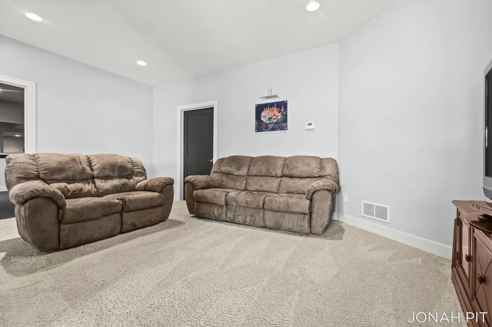 5714 Nelson Drive Hudsonville, MI 49426