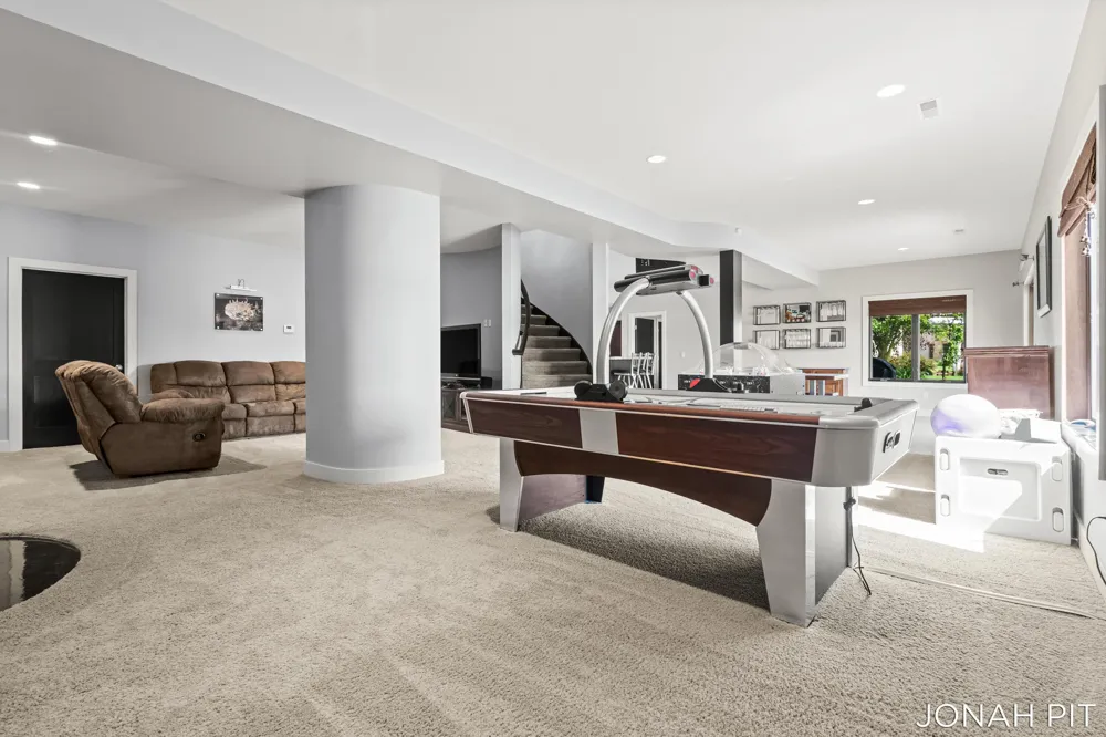 5714 Nelson Drive Hudsonville, MI 49426