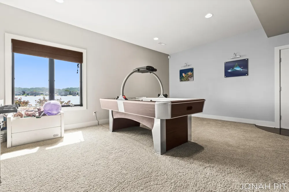 5714 Nelson Drive Hudsonville, MI 49426