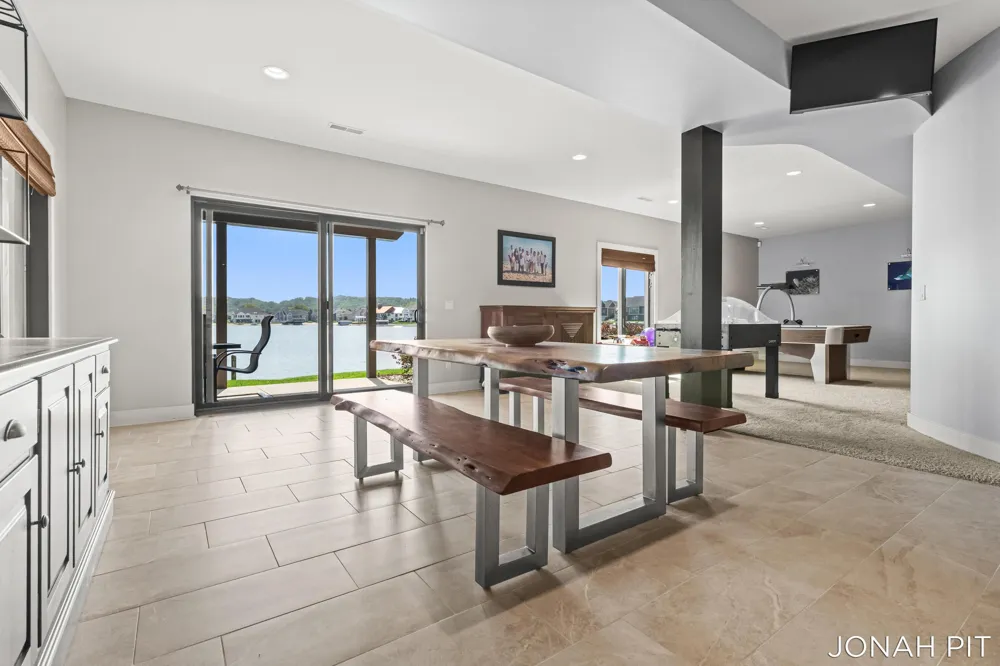 5714 Nelson Drive Hudsonville, MI 49426