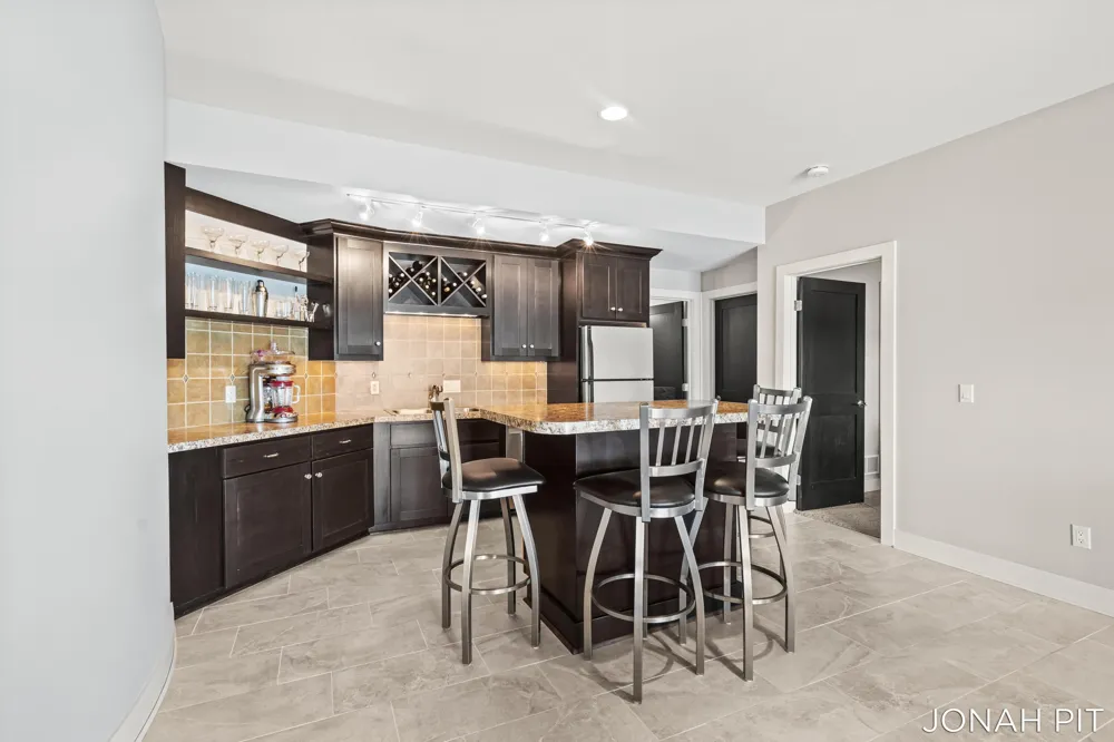 5714 Nelson Drive Hudsonville, MI 49426