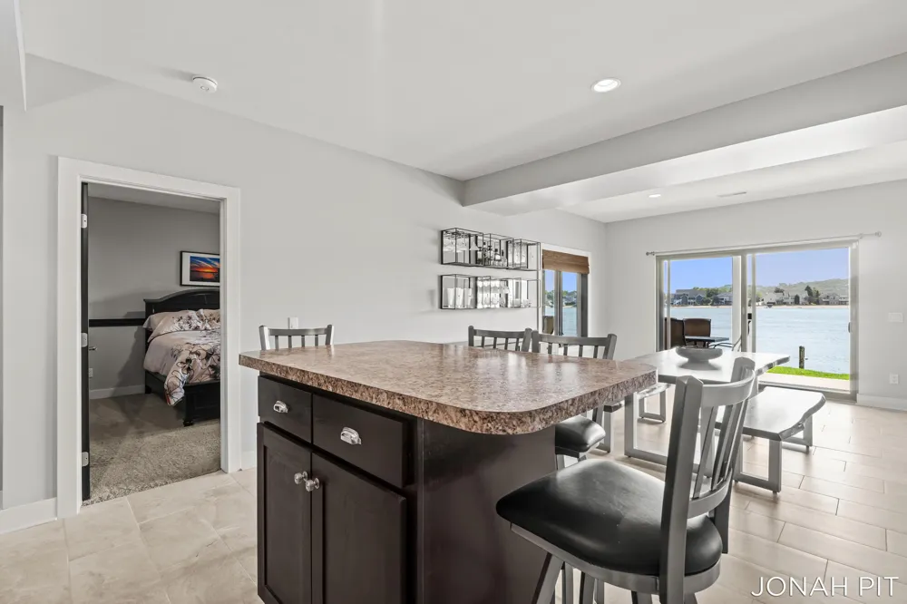 5714 Nelson Drive Hudsonville, MI 49426