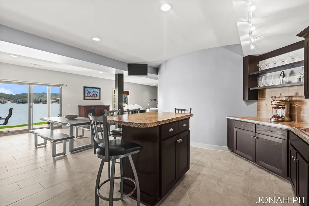 5714 Nelson Drive Hudsonville, MI 49426