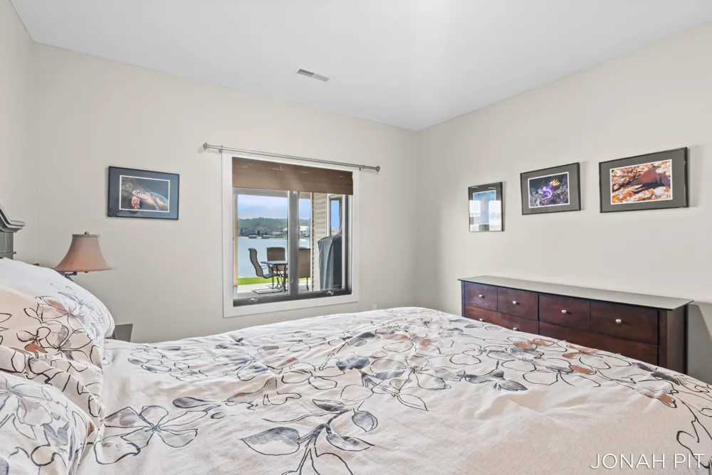5714 Nelson Drive Hudsonville, MI 49426