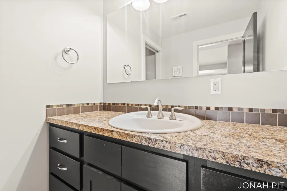 5714 Nelson Drive Hudsonville, MI 49426