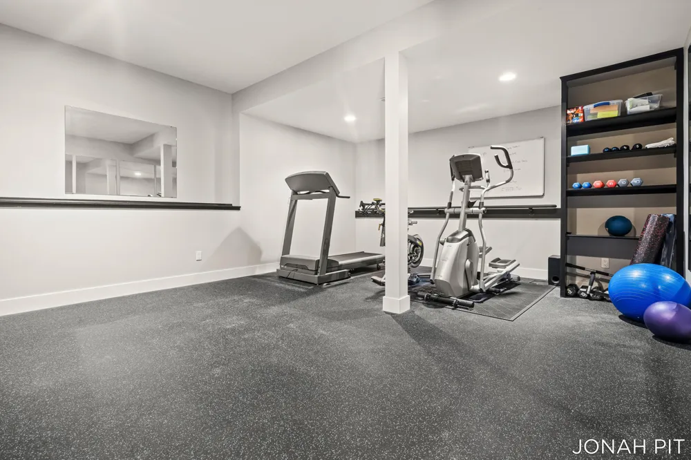 5714 Nelson Drive Hudsonville, MI 49426