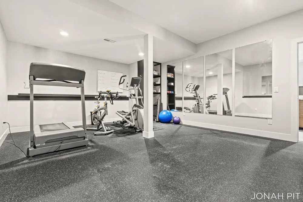 5714 Nelson Drive Hudsonville, MI 49426