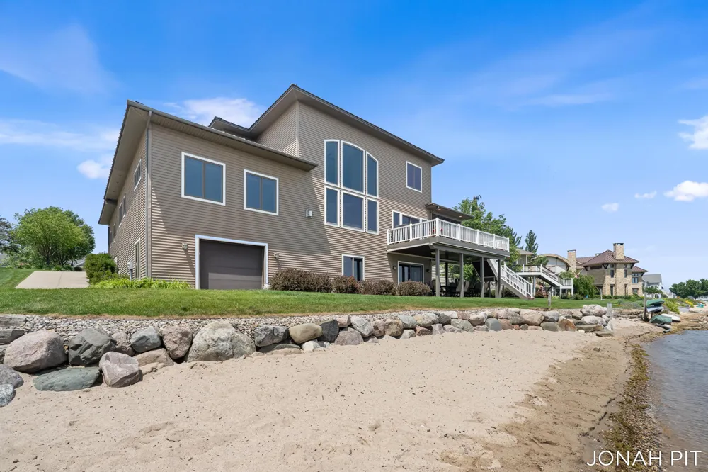 5714 Nelson Drive Hudsonville, MI 49426