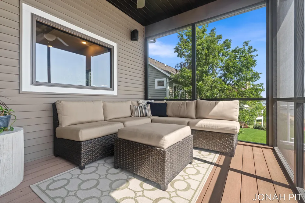 5714 Nelson Drive Hudsonville, MI 49426