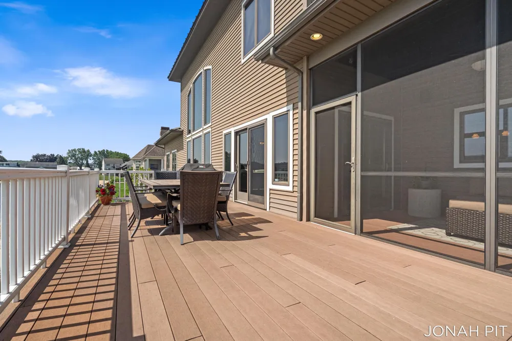 5714 Nelson Drive Hudsonville, MI 49426