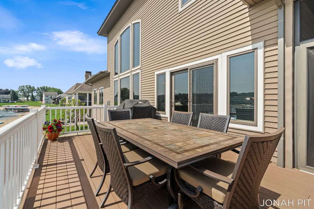 5714 Nelson Drive Hudsonville, MI 49426