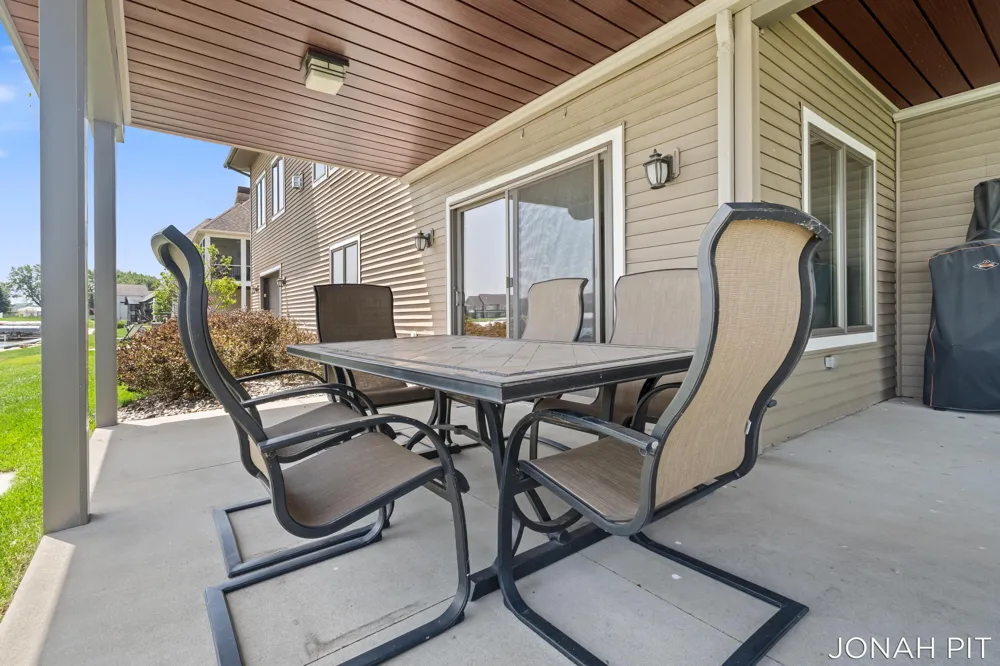 5714 Nelson Drive Hudsonville, MI 49426