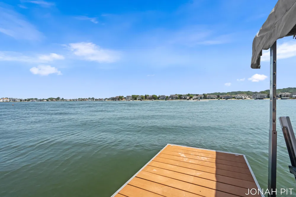 5714 Nelson Drive Hudsonville, MI 49426