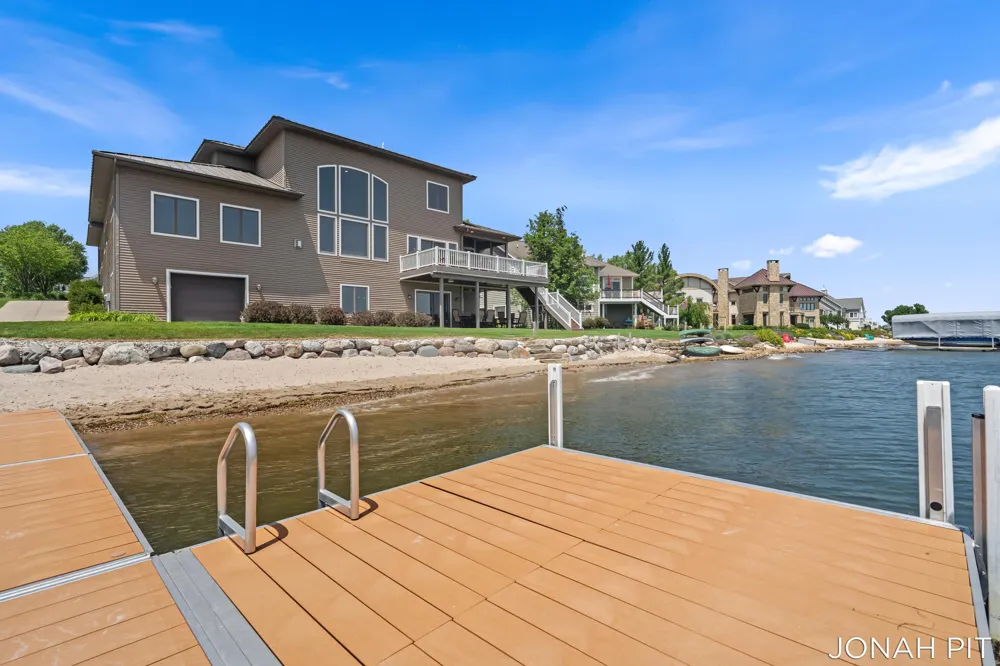 5714 Nelson Drive Hudsonville, MI 49426