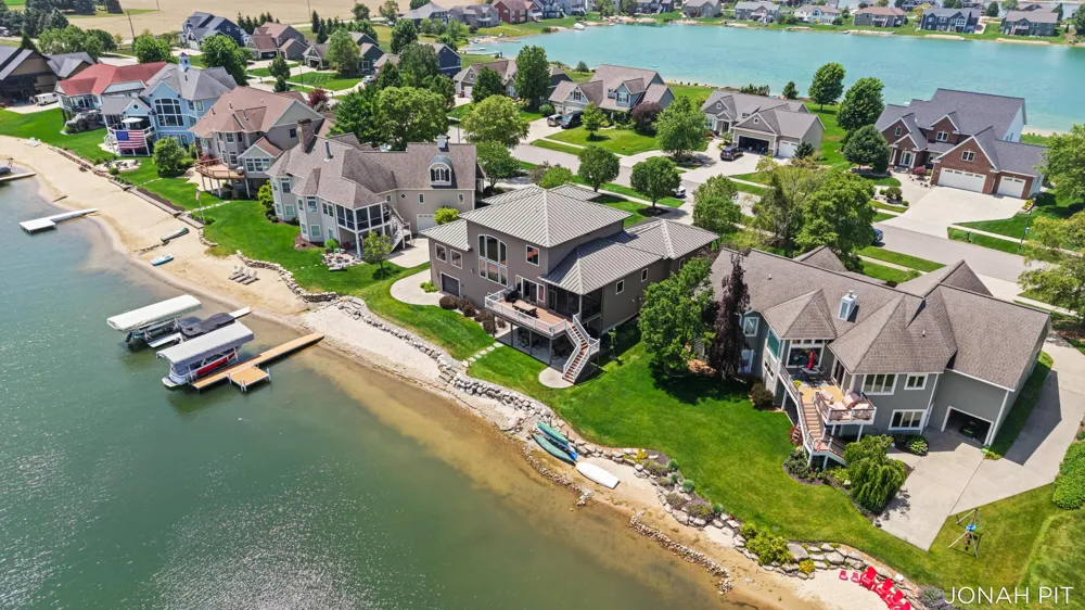 5714 Nelson Drive Hudsonville, MI 49426