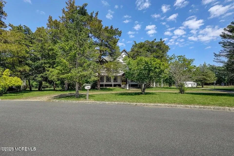15 Hummingbird Way Jackson, NJ 08527