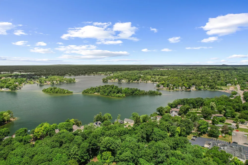 4325 Oakguard Drive White Lake, MI 48383