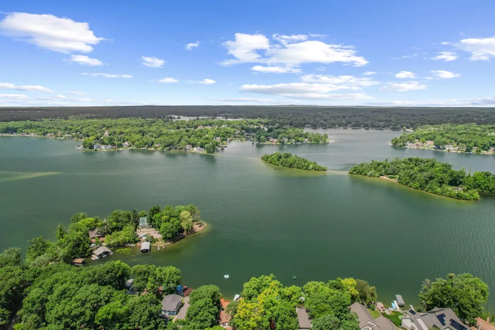 4325 Oakguard Drive White Lake, MI 48383