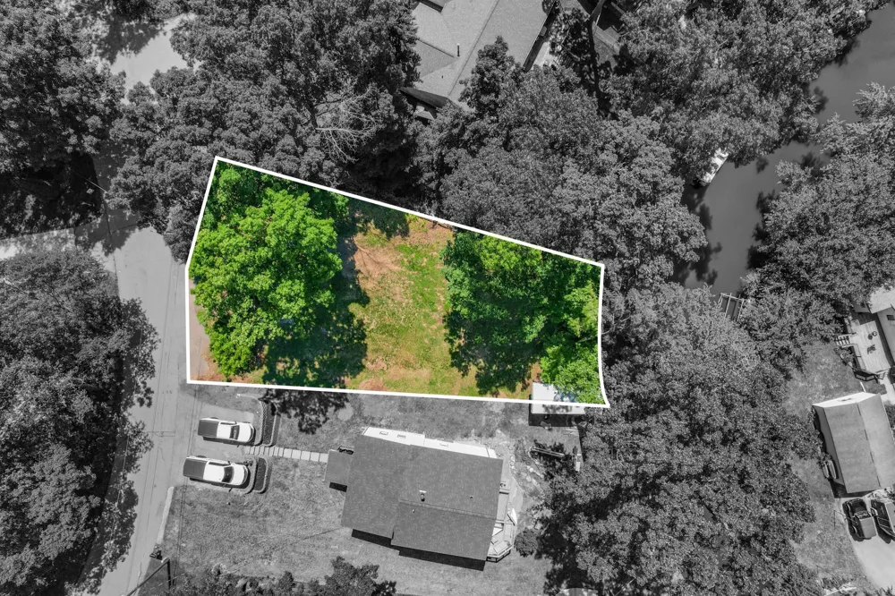 4325 Oakguard Drive White Lake, MI 48383
