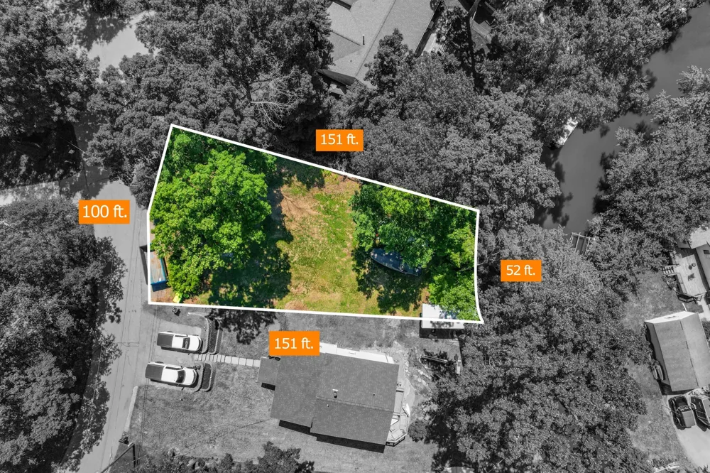 4325 Oakguard Drive White Lake, MI 48383