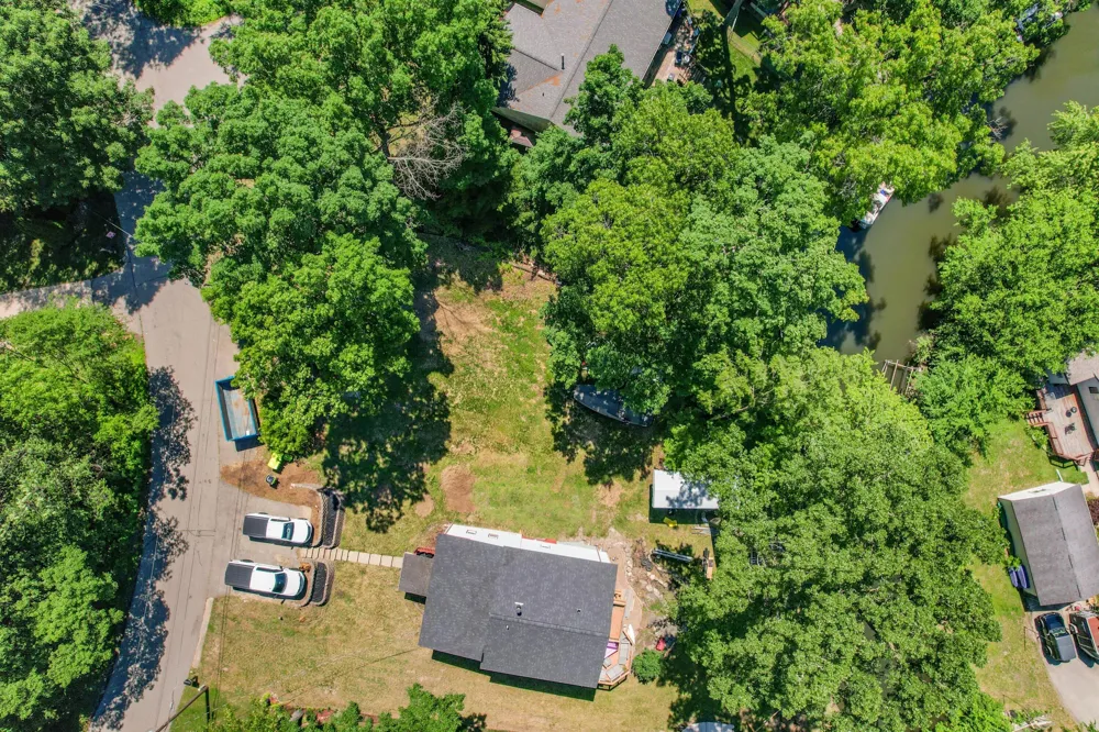 4325 Oakguard Drive White Lake, MI 48383