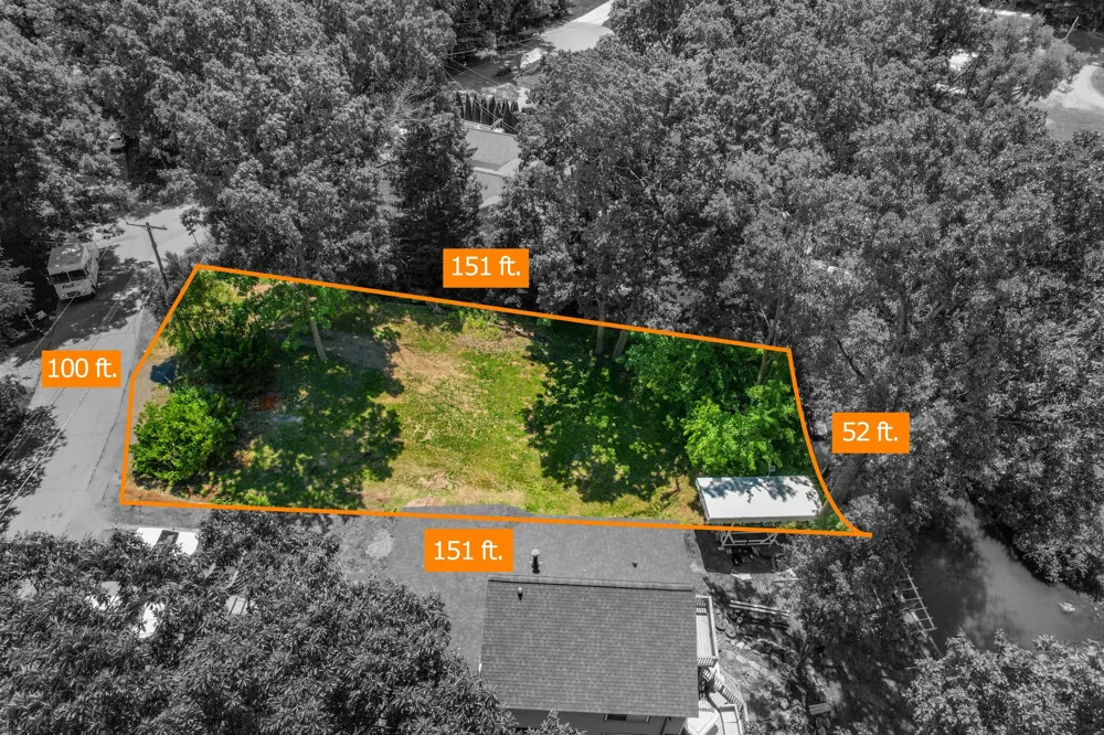 4325 Oakguard Drive White Lake, MI 48383
