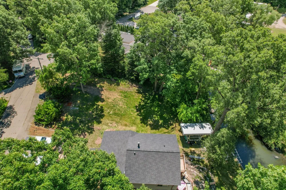 4325 Oakguard Drive White Lake, MI 48383