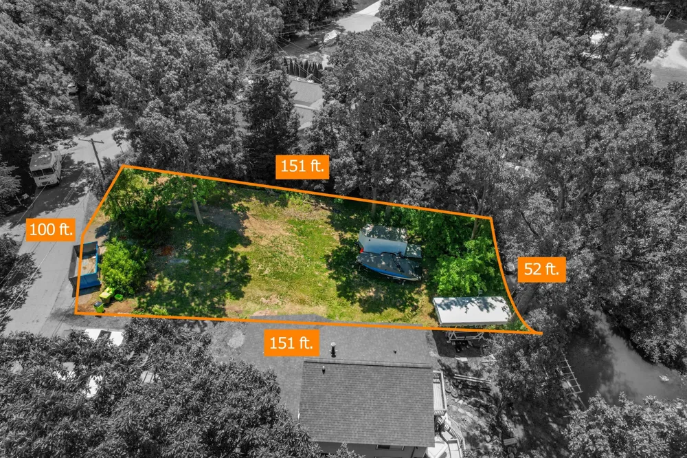 4325 Oakguard Drive White Lake, MI 48383