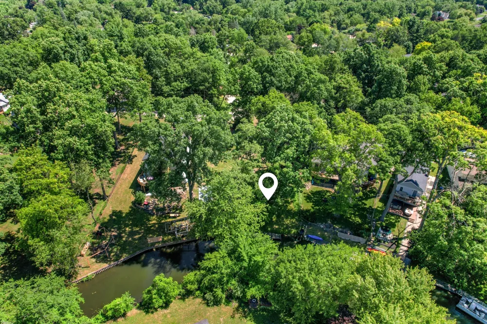4325 Oakguard Drive White Lake, MI 48383