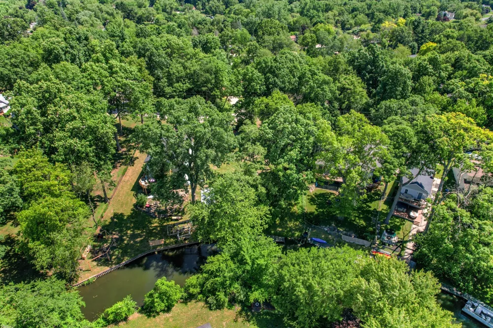 4325 Oakguard Drive White Lake, MI 48383