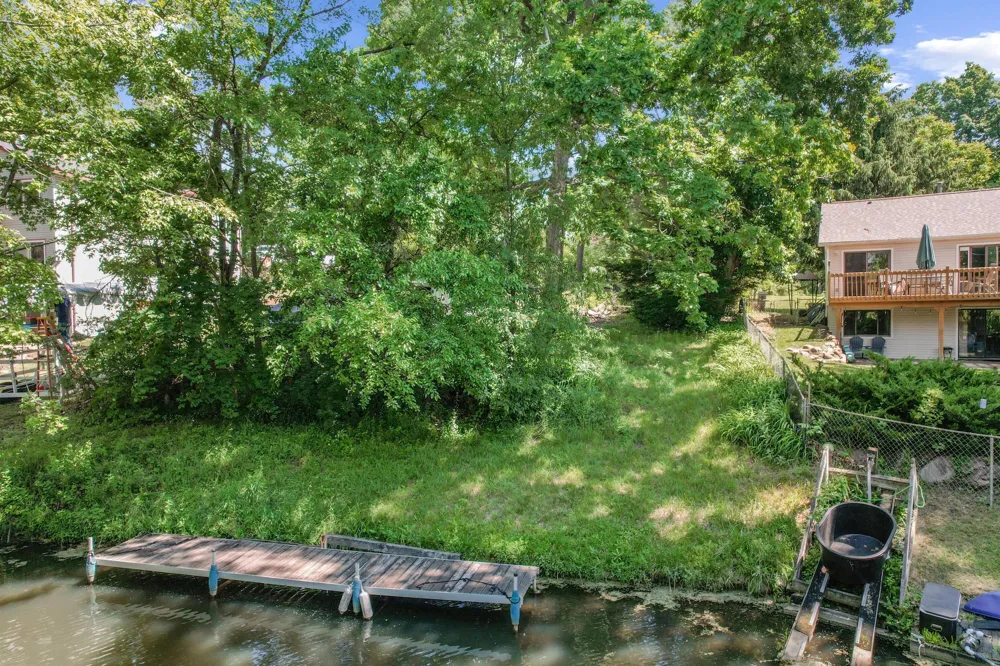 4325 Oakguard Drive White Lake, MI 48383