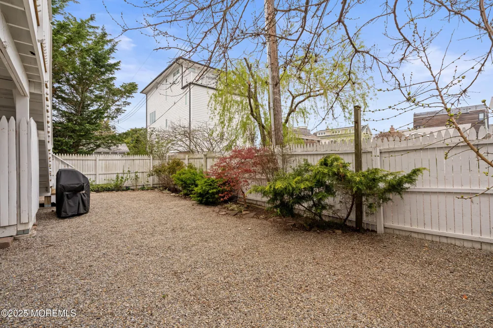 5 Shrewsbury Way Sea Bright, NJ 07760