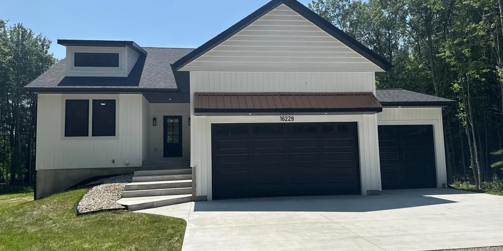 16229 148th Avenue Spring Lake, MI 49456