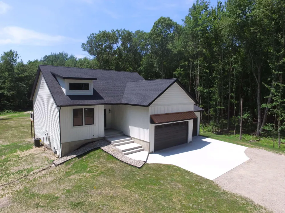 16229 148th Avenue Spring Lake, MI 49456
