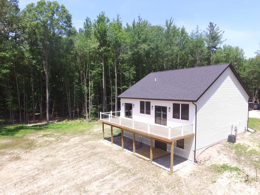 16229 148th Avenue Spring Lake, MI 49456