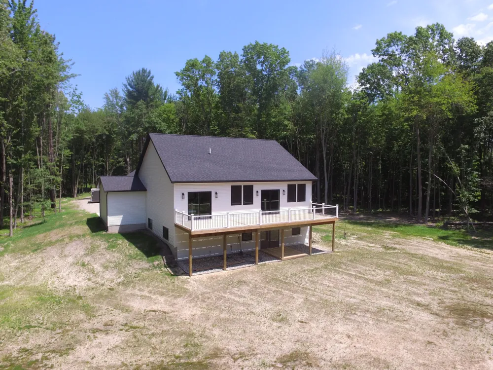 16229 148th Avenue Spring Lake, MI 49456