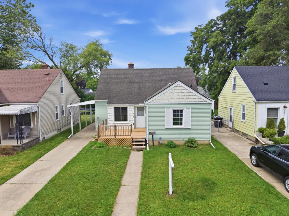 15943 Kinloch Street Redford, MI 48239