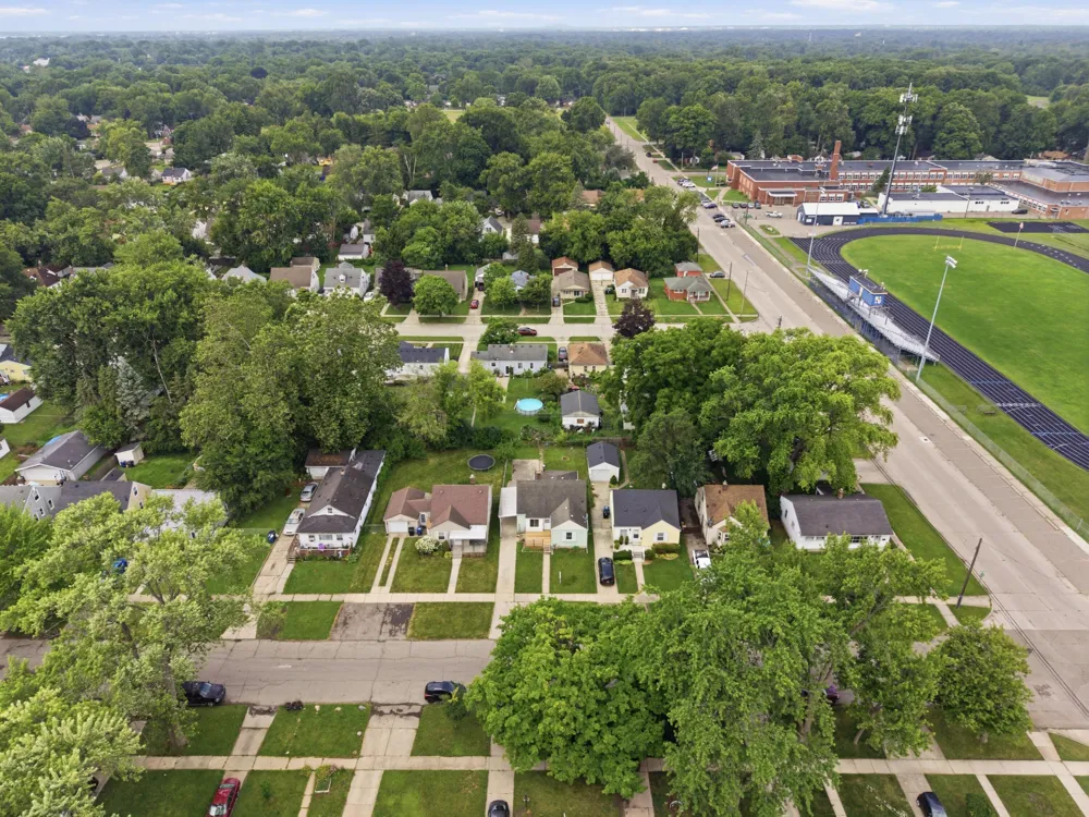 15943 Kinloch Street Redford, MI 48239