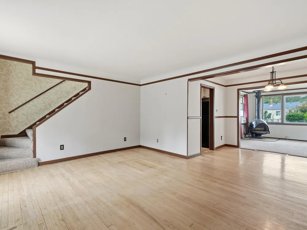 15943 Kinloch Street Redford, MI 48239