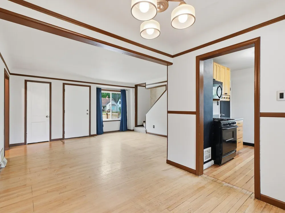 15943 Kinloch Street Redford, MI 48239
