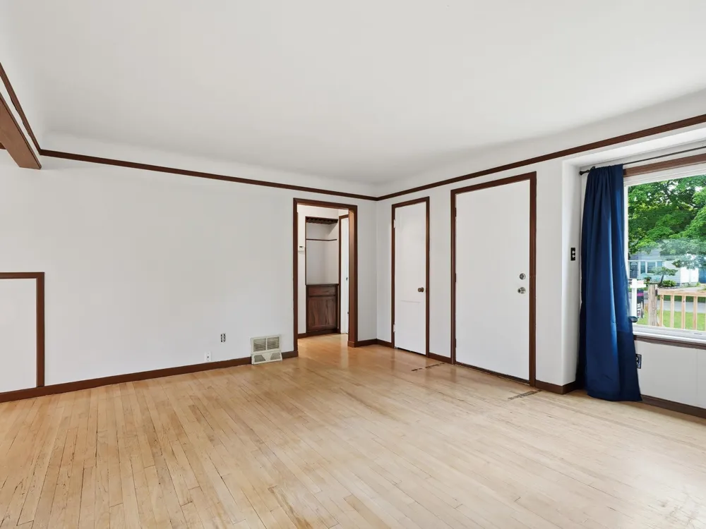15943 Kinloch Street Redford, MI 48239