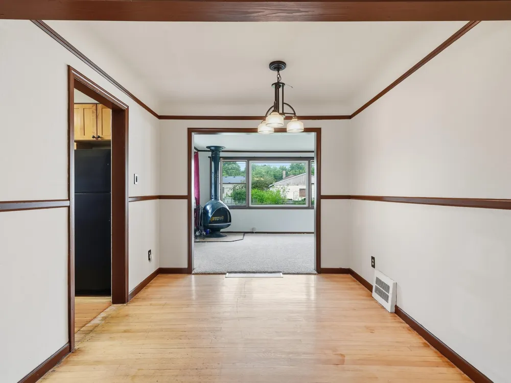 15943 Kinloch Street Redford, MI 48239