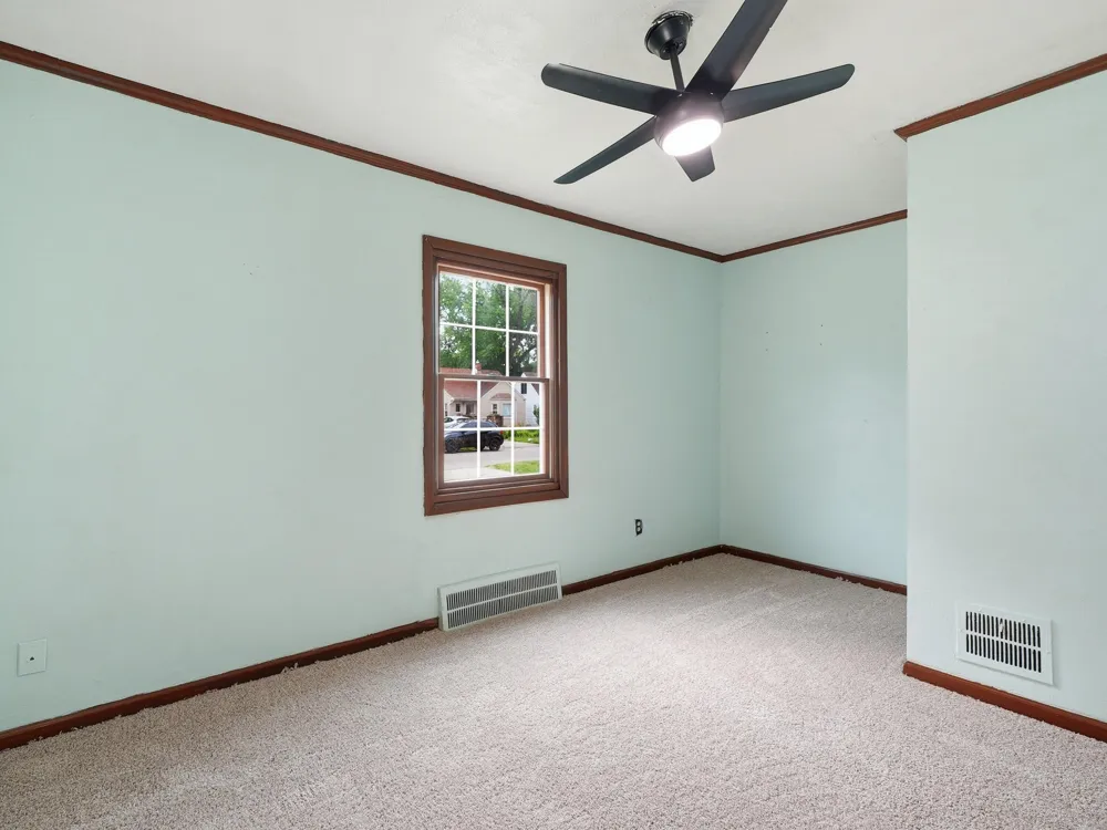 15943 Kinloch Street Redford, MI 48239