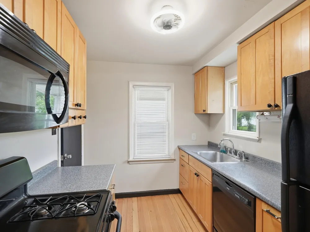 15943 Kinloch Street Redford, MI 48239