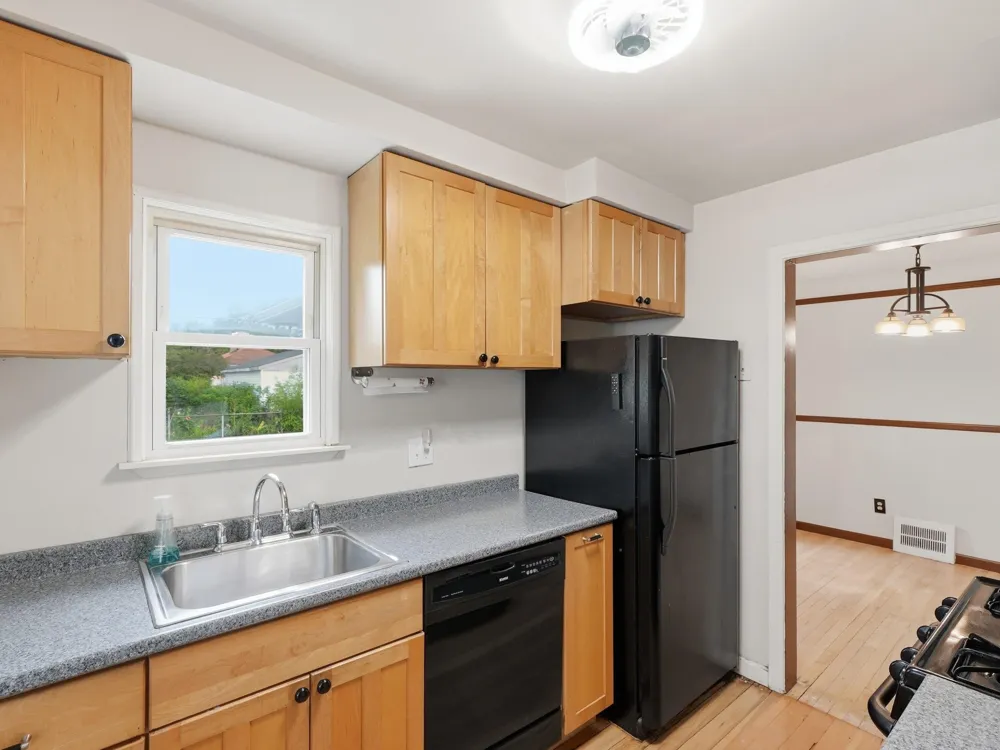 15943 Kinloch Street Redford, MI 48239