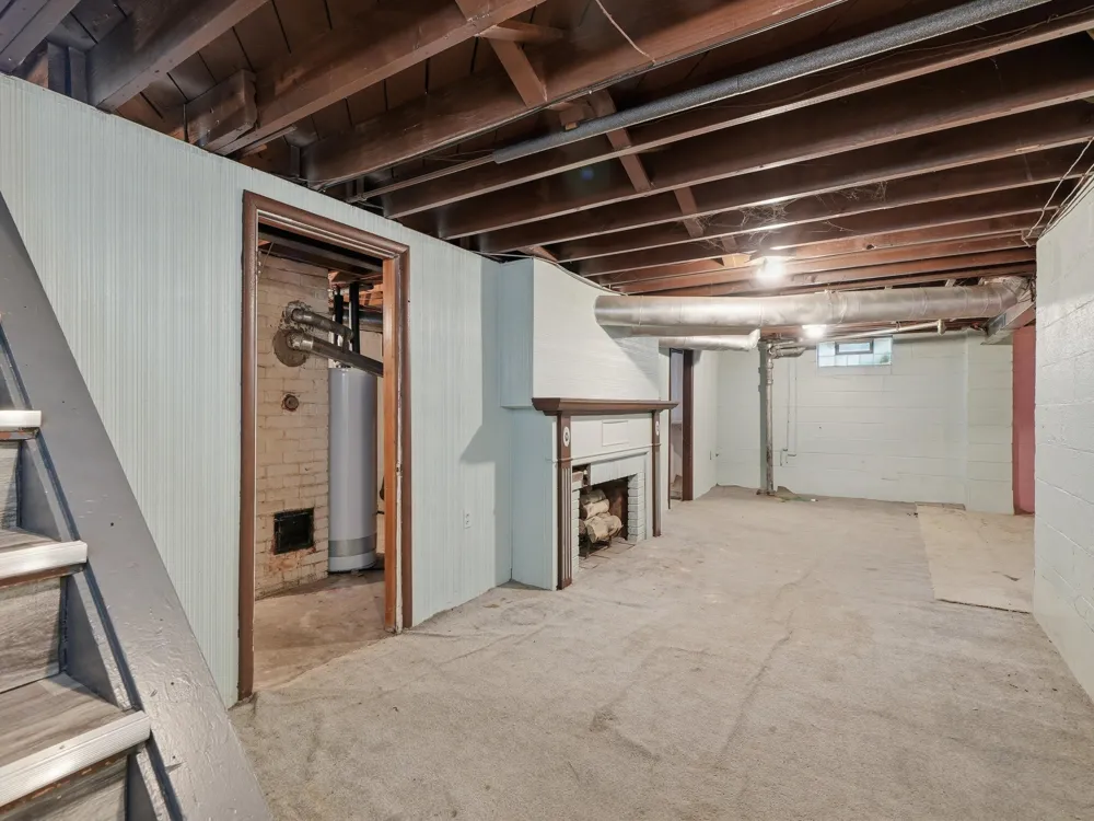 15943 Kinloch Street Redford, MI 48239